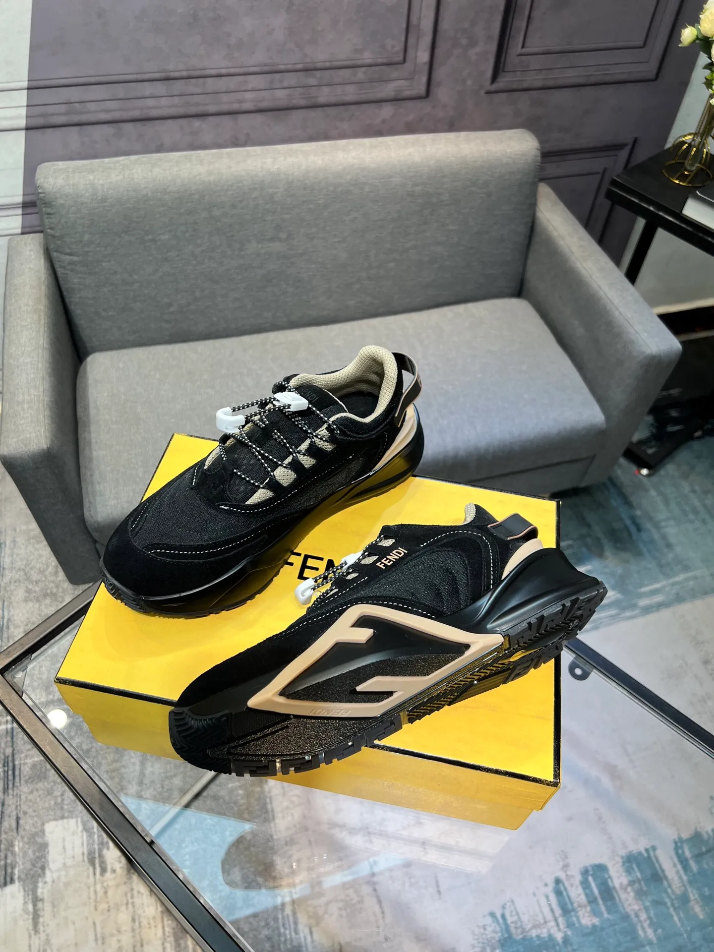 Men's shoes 💰580 FENDI men's fashion casual shoes 👟Hot sale🔥Official website 1:1 replica ⬆️Original quality - Original leather - Original breathable mesh lining Original outsole 1:1 replica, code number 38-44 (45-46 customized)